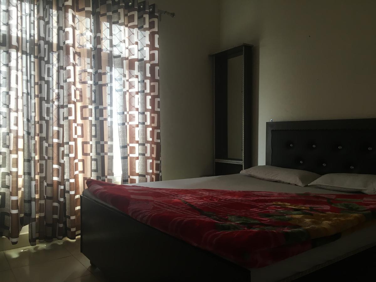 Oyo 12976 Hotel New Fiza Džammú Exteriér fotografie
